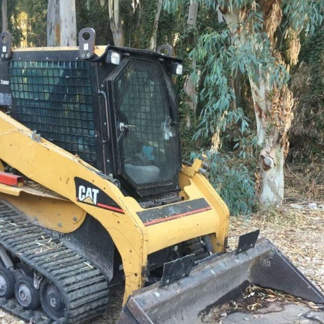 7. Φορτωτής MINI CATERPILLAR – 257B