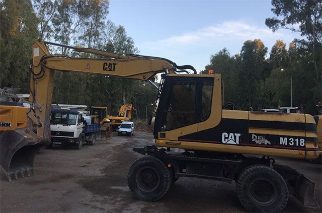 11. Εκσκαφέας Caterpillar – M318